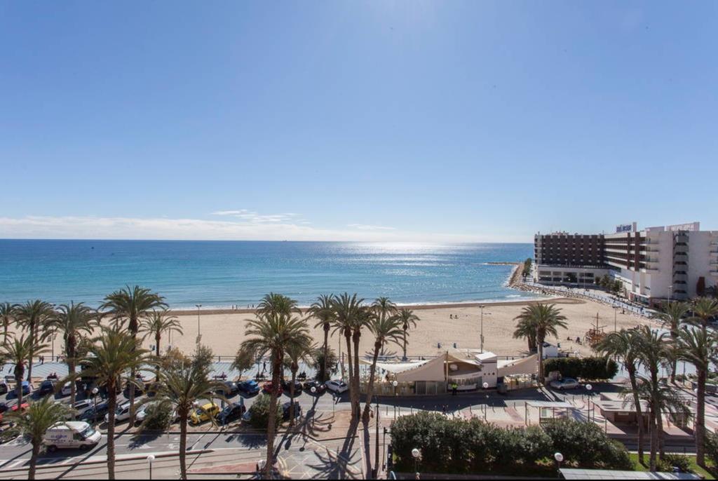 Apartamentos Bahia Alicante Bagian luar foto