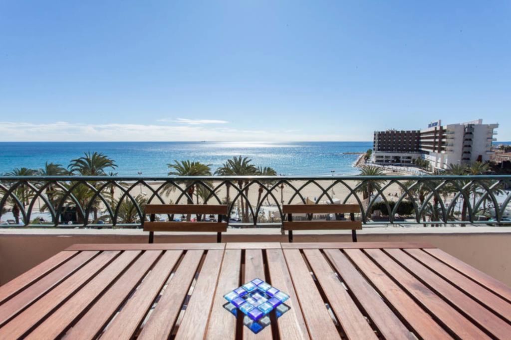 Apartamentos Bahia Alicante Bagian luar foto